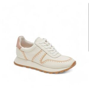 NEW DOLCE VITA women's ayita sneakers in white
Worn one time